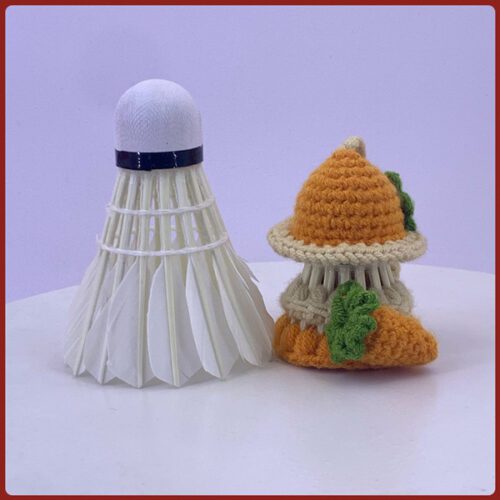 Móc khóa cầu lông thỏ cà rốt bằng len Handmade