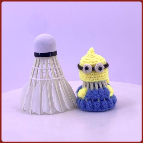 Móc khóa cầu lông minion đan len