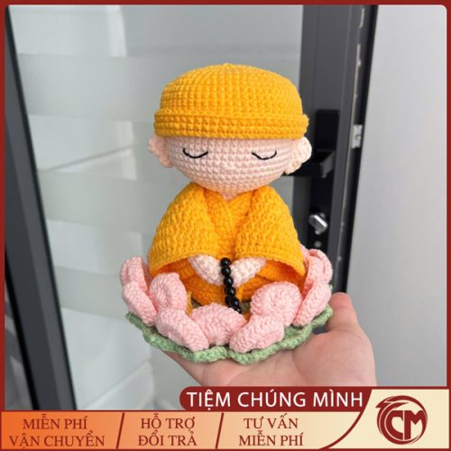 Chú tiểu ngồi thiền đan len Handmade