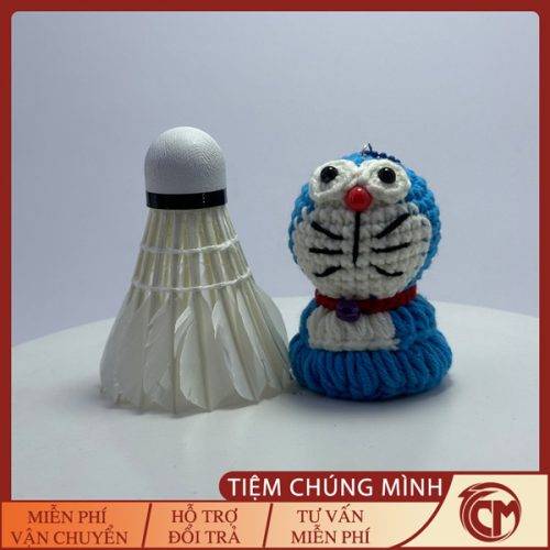 Móc khóa cầu lông Doremon đan len